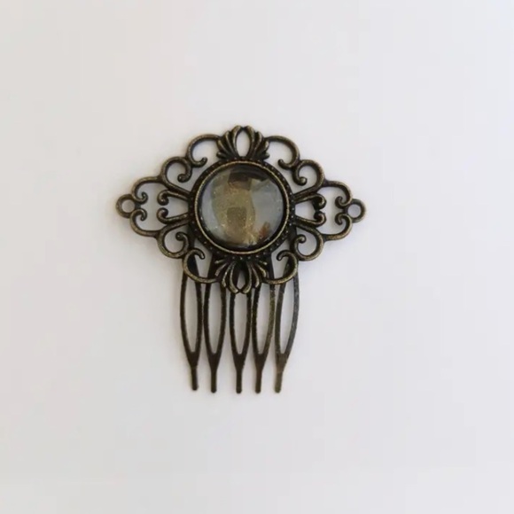 Accessories - NWT 1-Piece Vintage Hair Clip